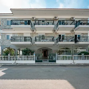 dionisos-apartments.hotelschalkidiki.net/